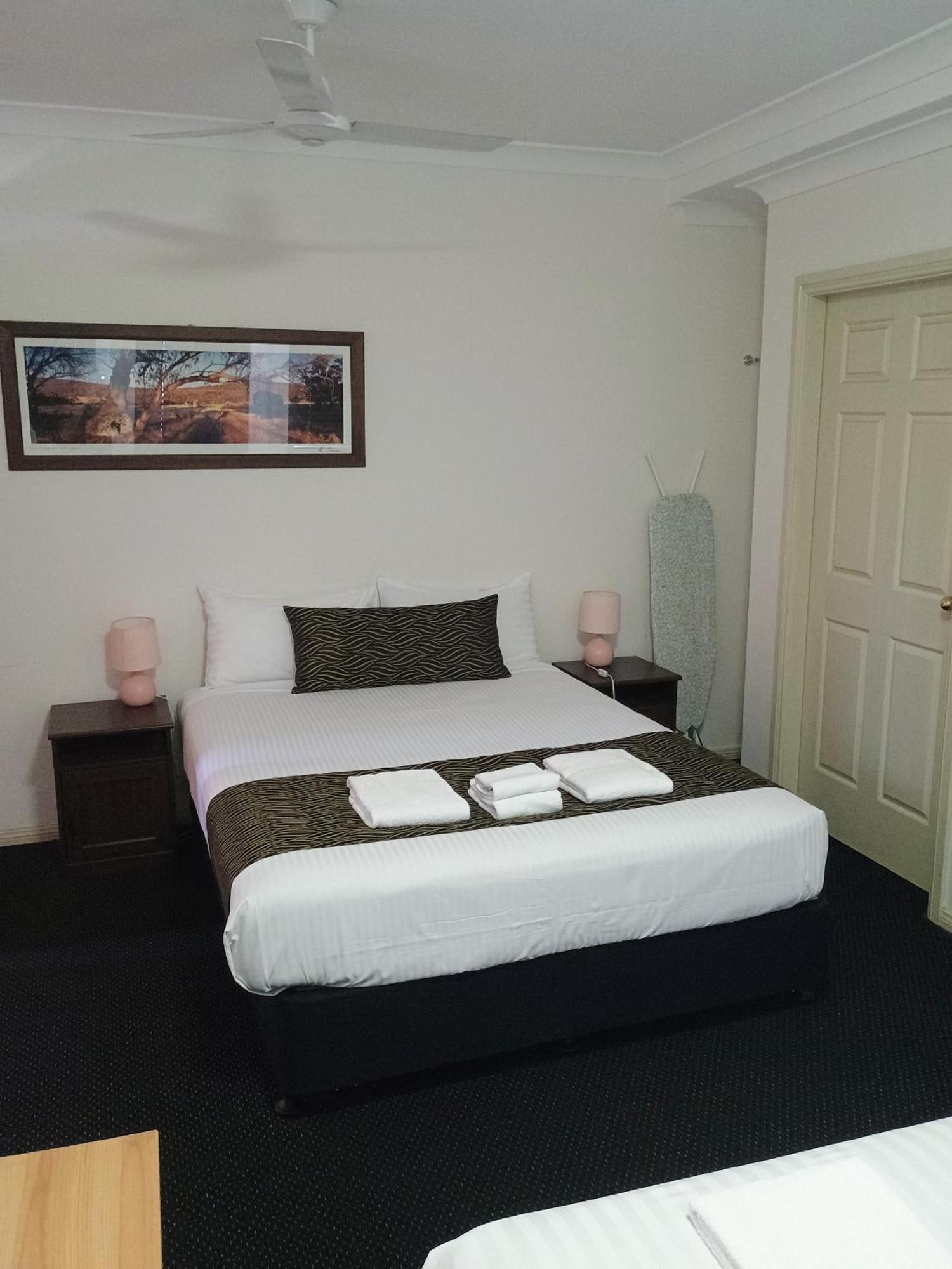 Across Country Motor Inn ダボ エクステリア 写真
